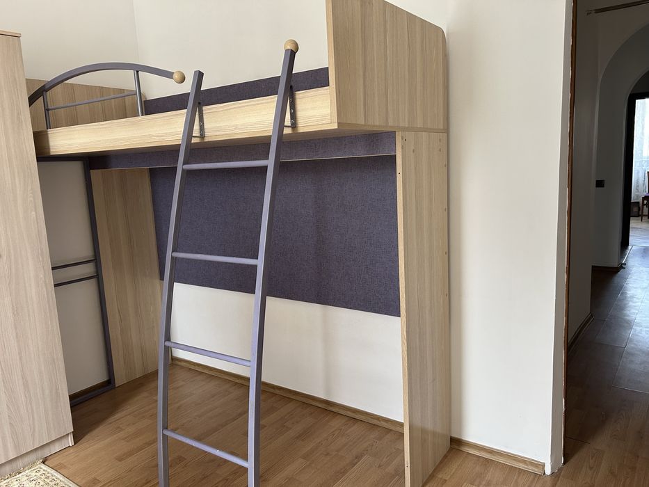 Детская двухъярусная кровать