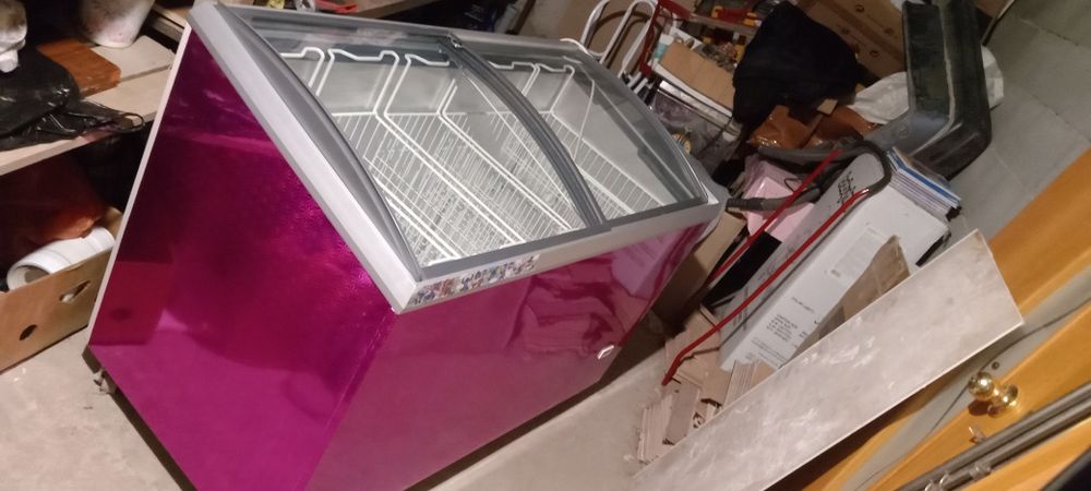 Продам морозильную камеру