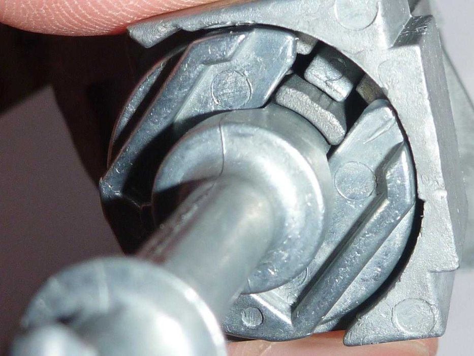 SET Reparatie Butuc Usa BMW Seria 1 3 5 7 X Piese incuietoare yala Bmw