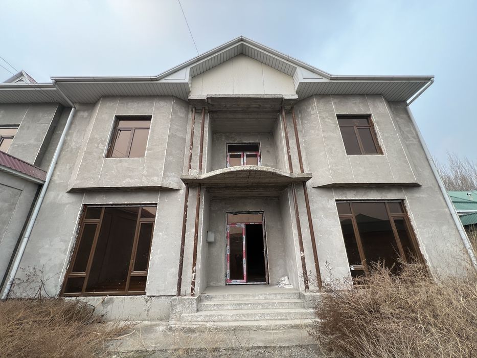 Yangi qurib bitkazilgan uchastka sotiladi