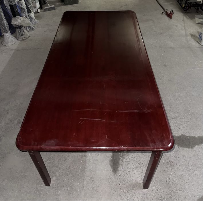 Стол для гостей