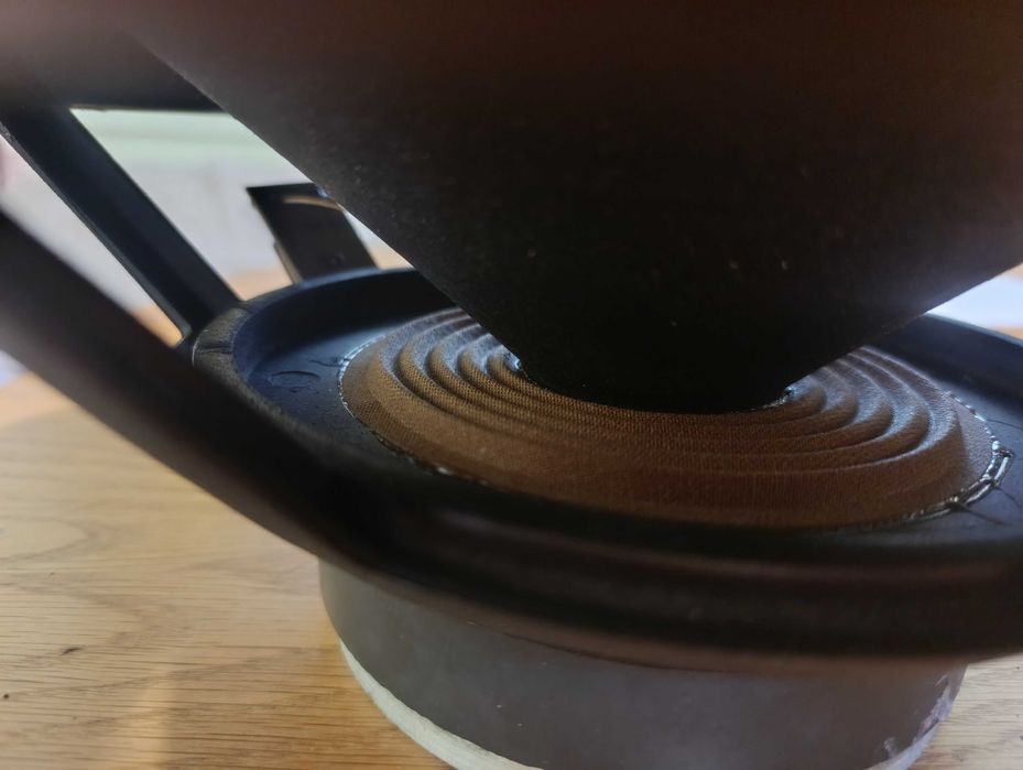 Продавам баси 12инча