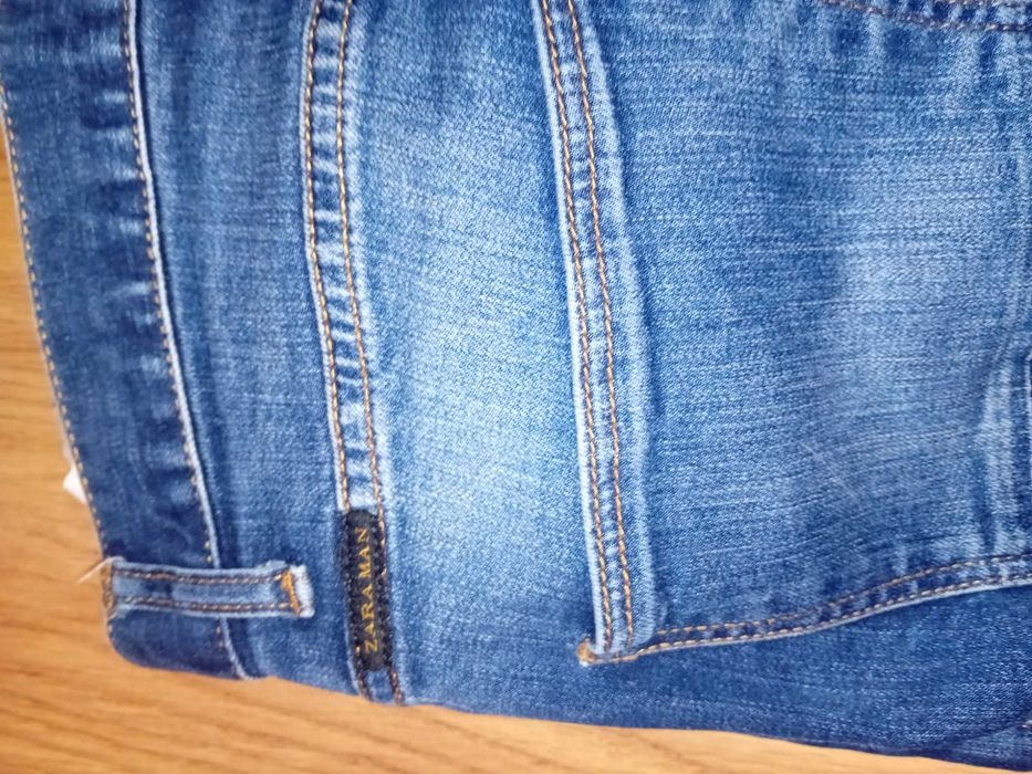 Vand 4 perechi de blugi Zara si H&M