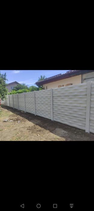 Garduri din placi de beton
