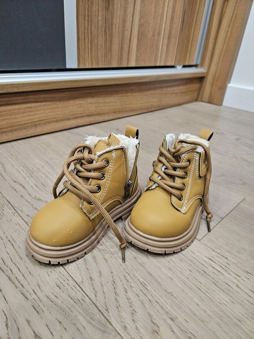 Детски зимни бежови боти 25 номер