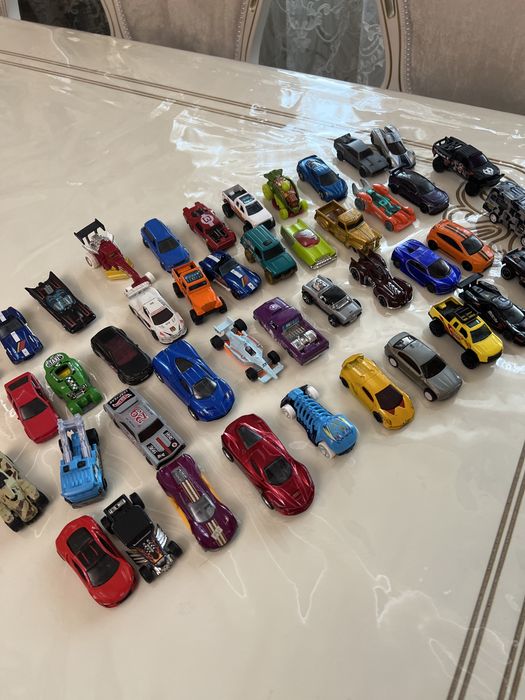 Hot wheels машинки