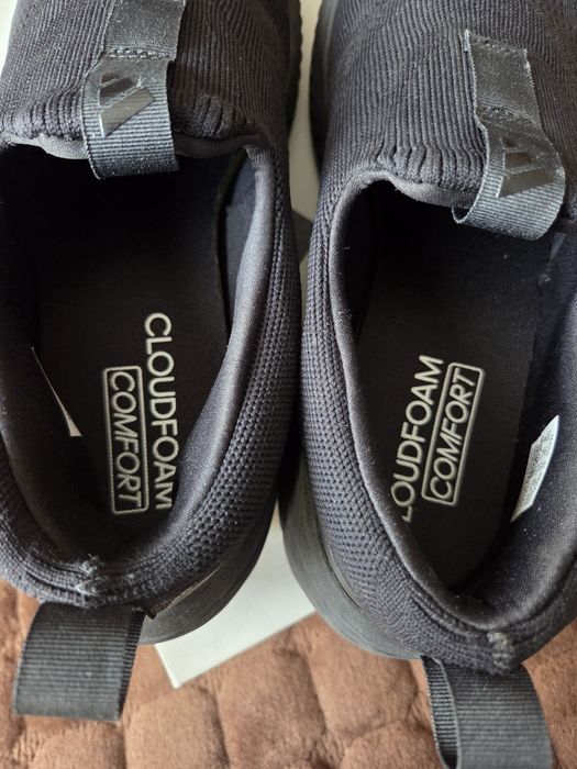 Adidas летен модел 40-41

по скоро 40-41).Пращам с еконт с преглед и тест.