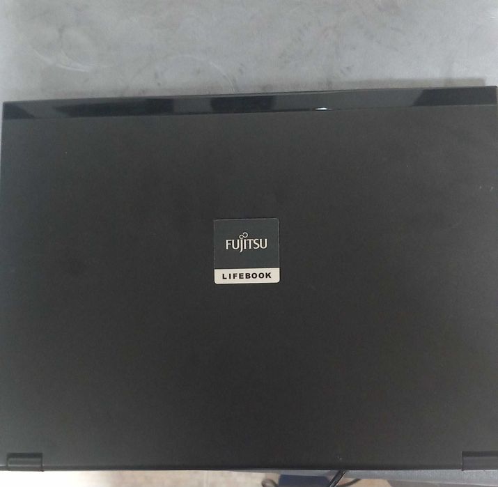 Laptop Fujitsu , stare bună,  pret negociabil