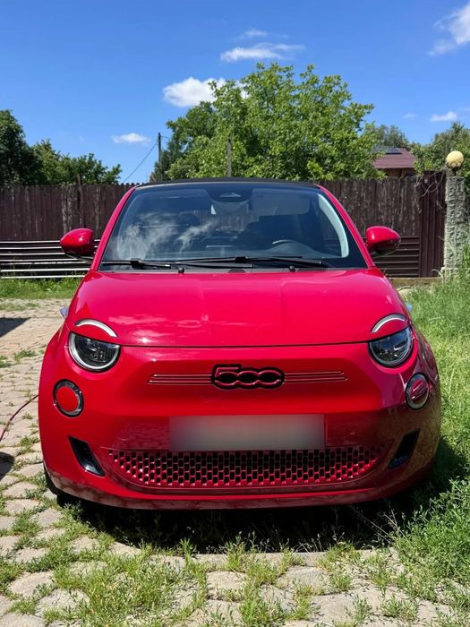 Fiat 500E Flat 500E Cabrio RED edition