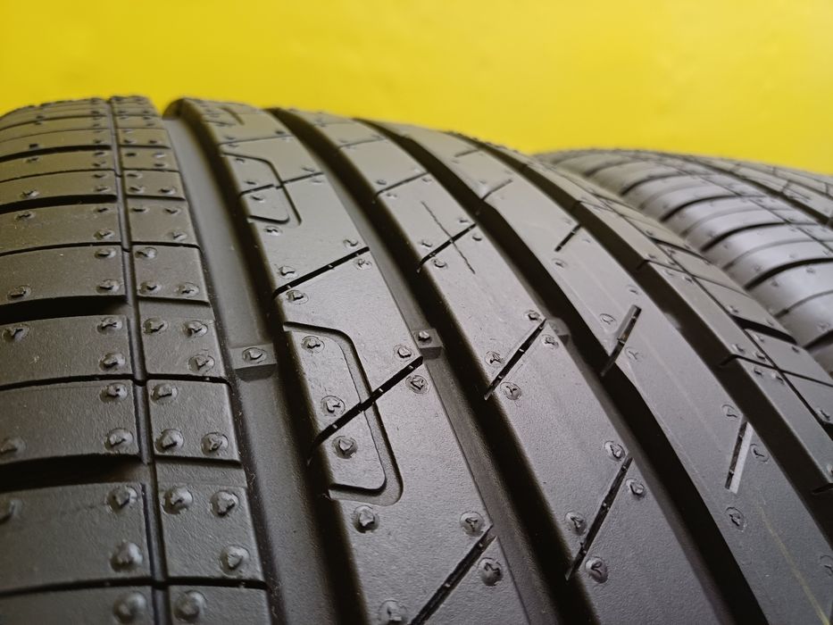 Шины 215/55 R17 Goodyear комплект.