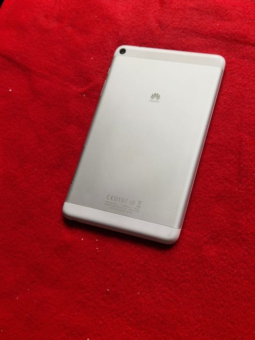 Tableta huawei cu display impecabil fără accesorii