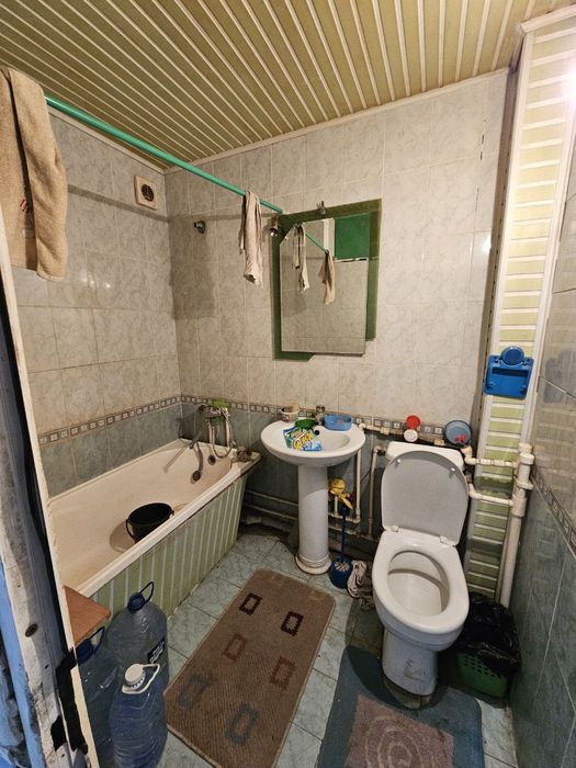 2 xonalik uy sotiladi