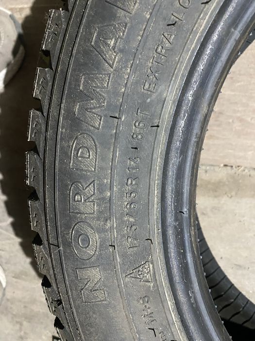 Продам зимнюю резину с дисками