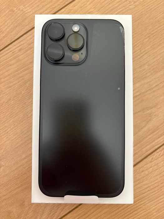 Продам Iphone 16 pro max