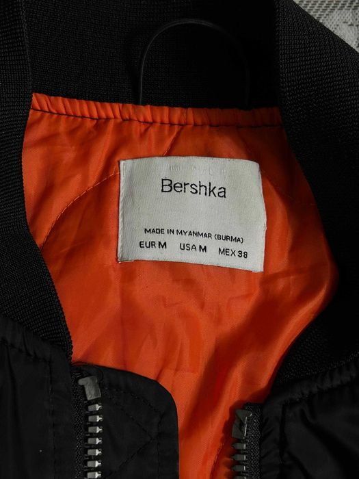 Бомбер мужской Bershka