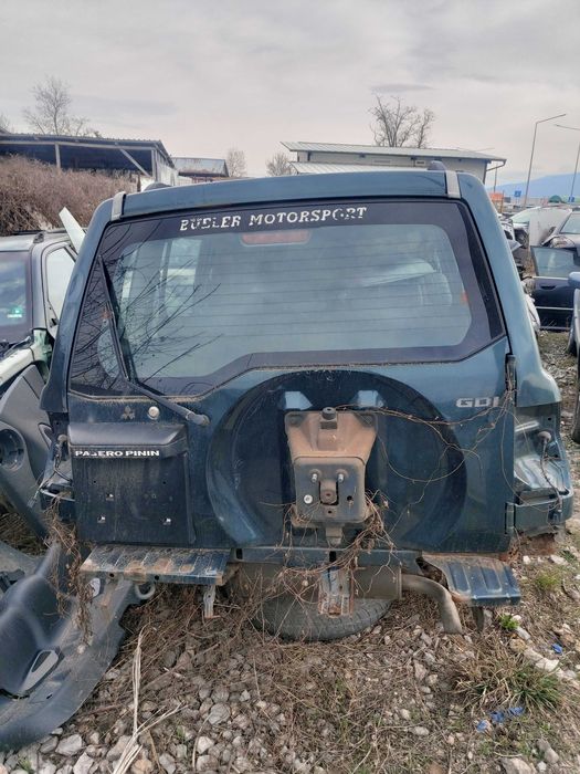 На части Мицубиши Пинин