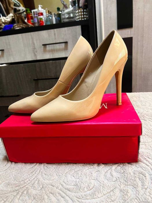 Chiroyli Tufli Sotiladi Poshinali