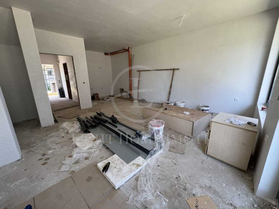 Реф. 2814 Двуетажна къща пред акт 16 с паркомясто