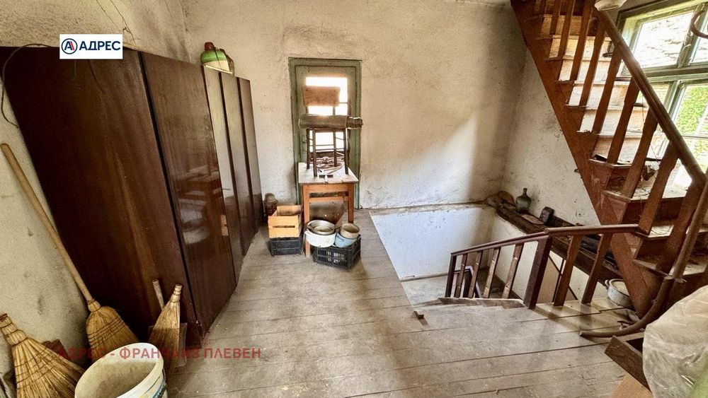 Къща в Ловеч, област-с.Дълбок дол площ 110 цена 32000