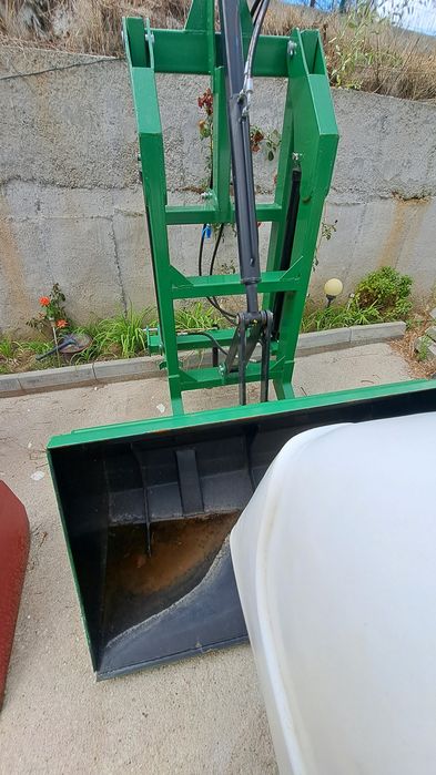 Навесен  товарач