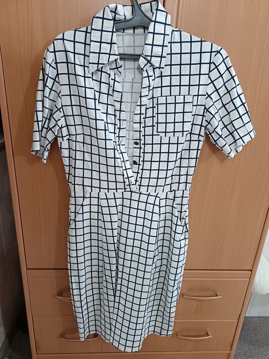 Продам женские платья