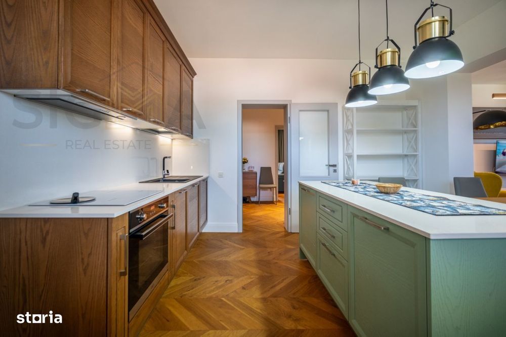 Apartament central, 4 camere, 100 mp, langa UMF