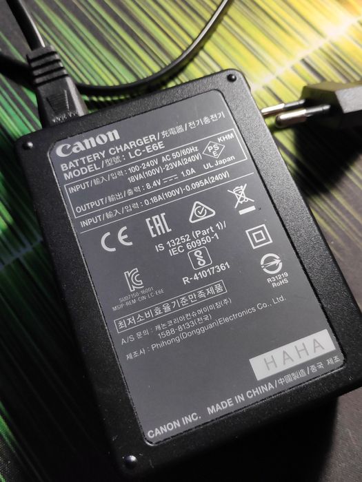 Зарядное устройство Canon LC-E6 Charger for LP-E6