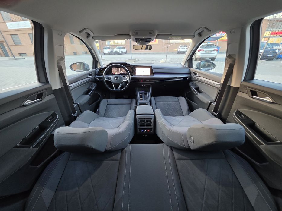 Volkswagen Golf 8 2.0tdi 150cp automatik Cockpit/Navi/Distronic/IQ Led