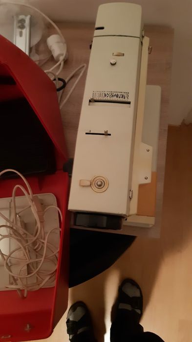 Masina de cusut si brodat