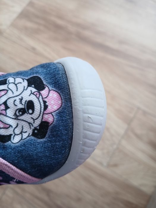 Детски пантофи за момиче