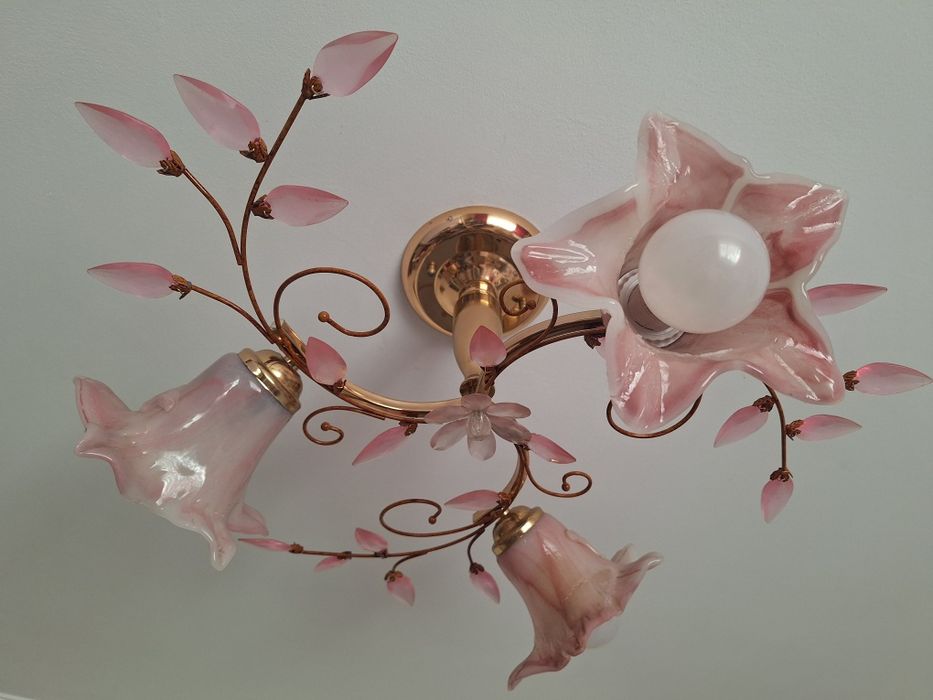 Люстра нежно-розовое,
