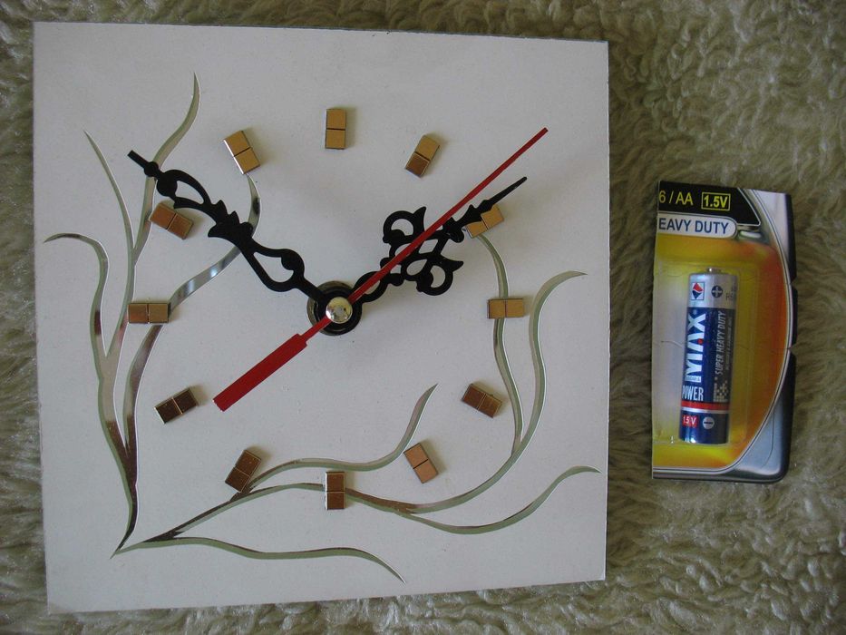 Нов Кварцов Часовник - дизайнерски- сувенирен