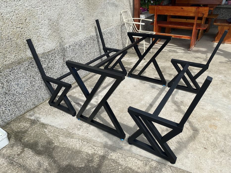 Стойки за маси и пейки