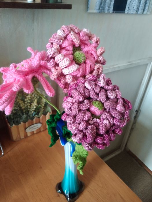 Вязаные роскошные букеты герберы, хризантемы