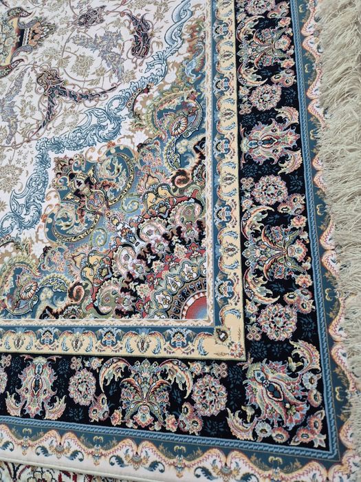 Продам ковер новый