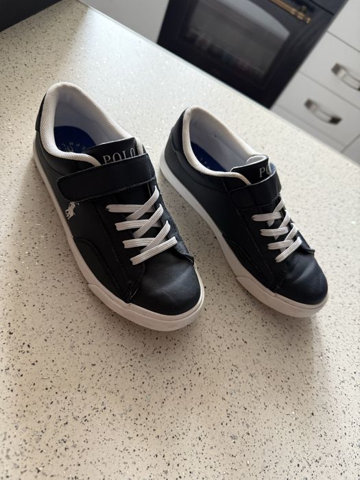 Tenesi Polo Ralph Lauren nr 34 ( 22,5 cm ) 10/10 Pret : 89 lei