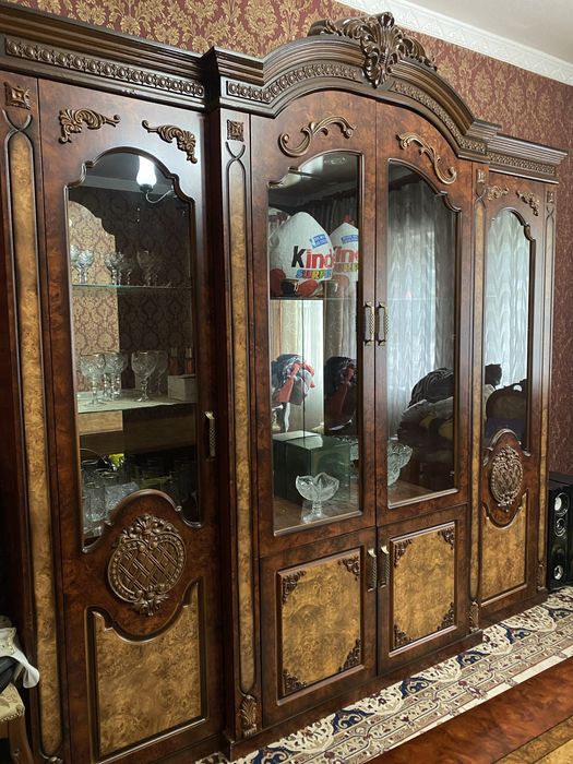 Продается стенка почти новая