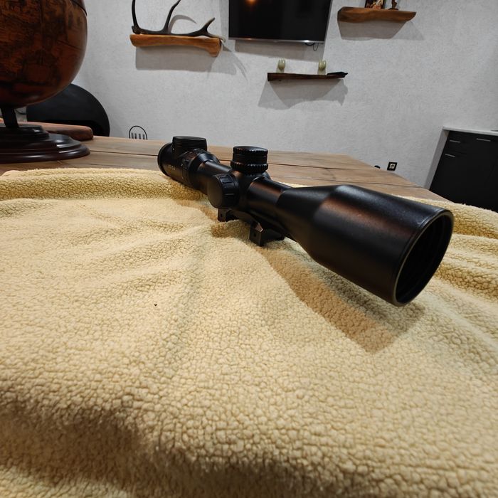 Оптиката Magnus 1.8-12x50 i