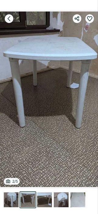 продам пластиковый стол с 4 табуретками