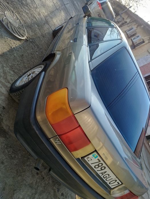 Audi B3 sedan 1989. ob1.8л бензин