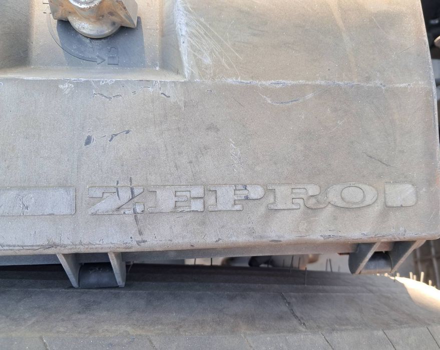 Хидравличен падащ борд ZEPRO ZD 200