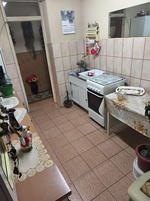 Vand apartament 3 camere Armatei