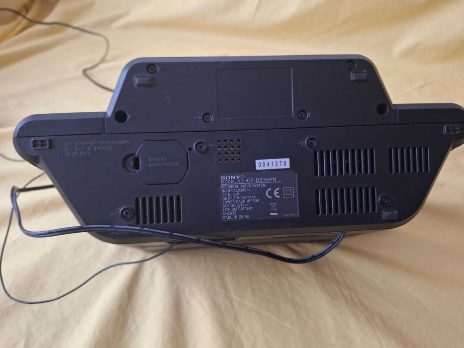 Radio Sony Dock Conector Lightning iPod iPhone cu ceas deşteptător