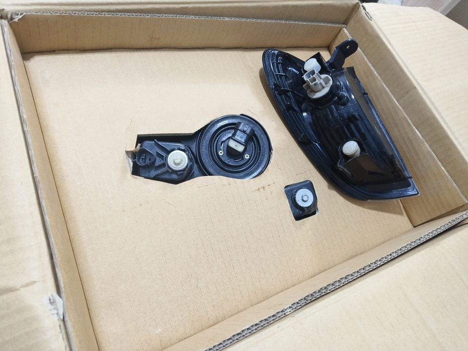 Фара Ланкрузер 100