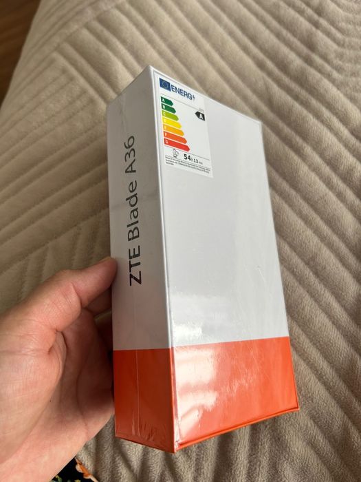 Продаю телефон новый