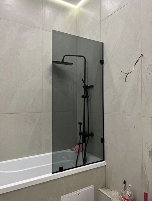 Душевые кабины , ванные шторки , перегородки