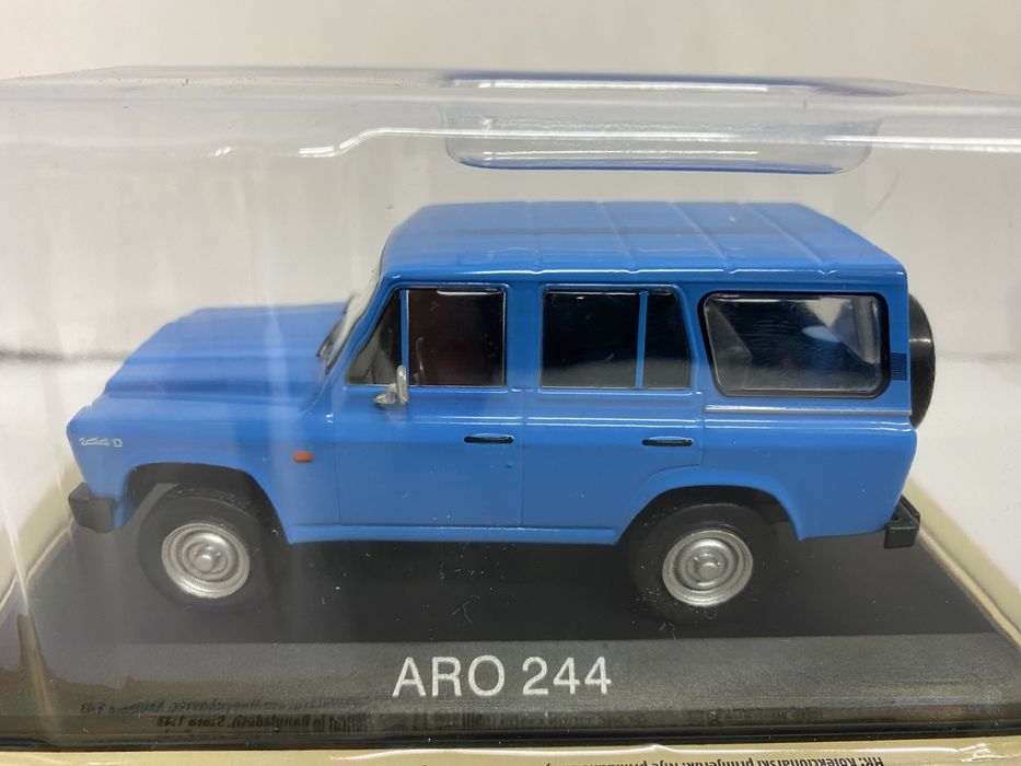 ARO 244 machetă auto scara 1:43(9 cm) Deagostini