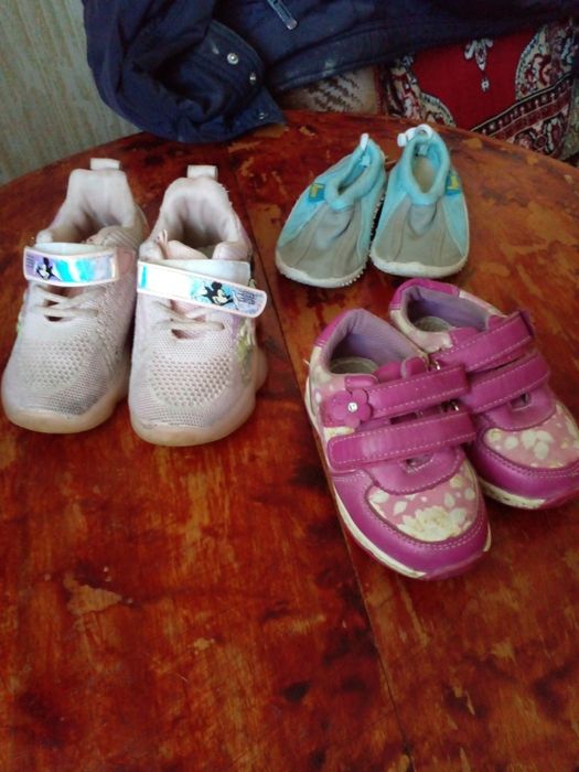 Продам детскую обувь 2000 тенге.