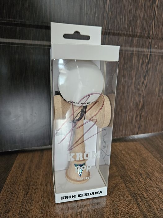 Kendama Krom cu semnături