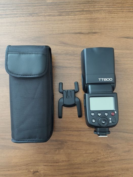 Вспышка Godox TT600